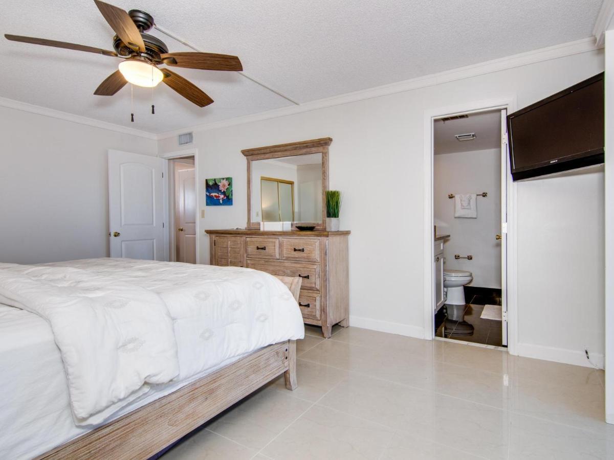 Harbour Light Towers 307 3rd Floor Beachfront 2 Bedroom Harbour Light Towers Apartment Clearwater Beach