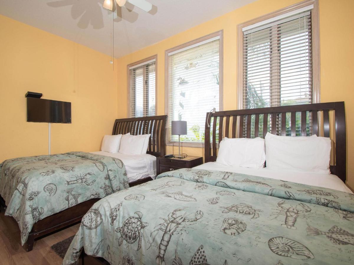 Bay Breeze House Waterfront With Pool Holiday home *