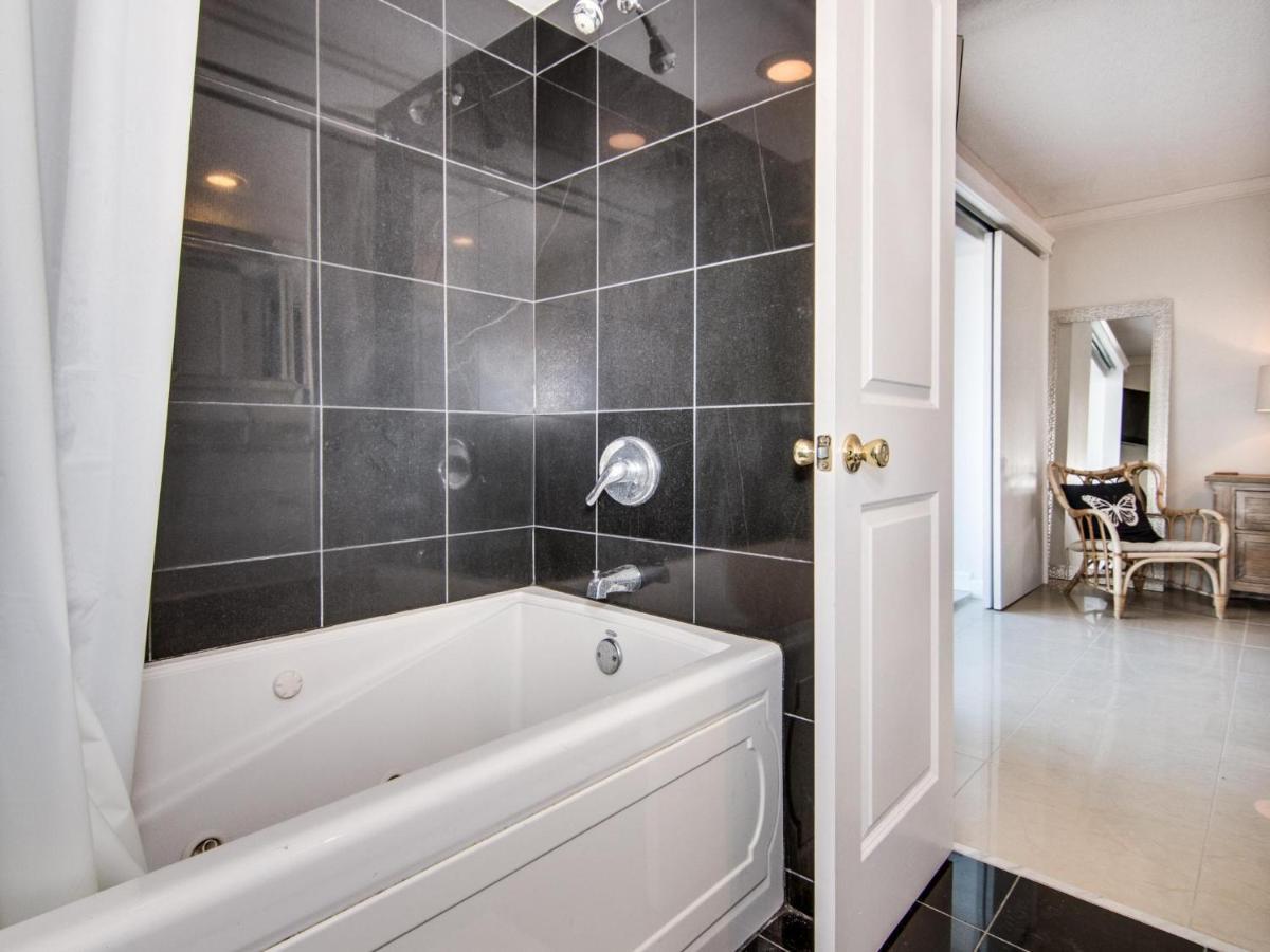Harbour Light Towers 307 3rd Floor Beachfront 2 Bedroom Harbour Light Towers * Clearwater Beach