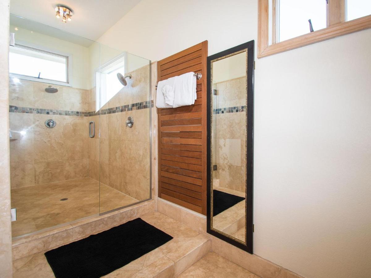 Holiday home Bay Breeze House Waterfront With Pool Clearwater Beach