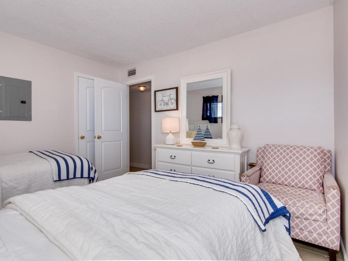 Harbour Light Towers 307 3rd Floor Beachfront 2 Bedroom Harbour Light Towers Apartment Clearwater Beach