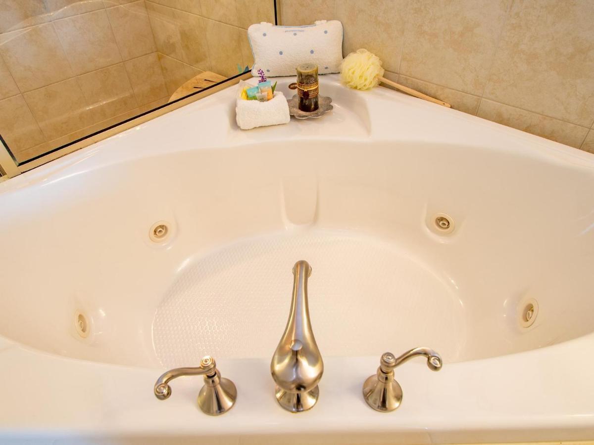 Paradise Cove Townhome 145-3 - Premium Waterfront Community