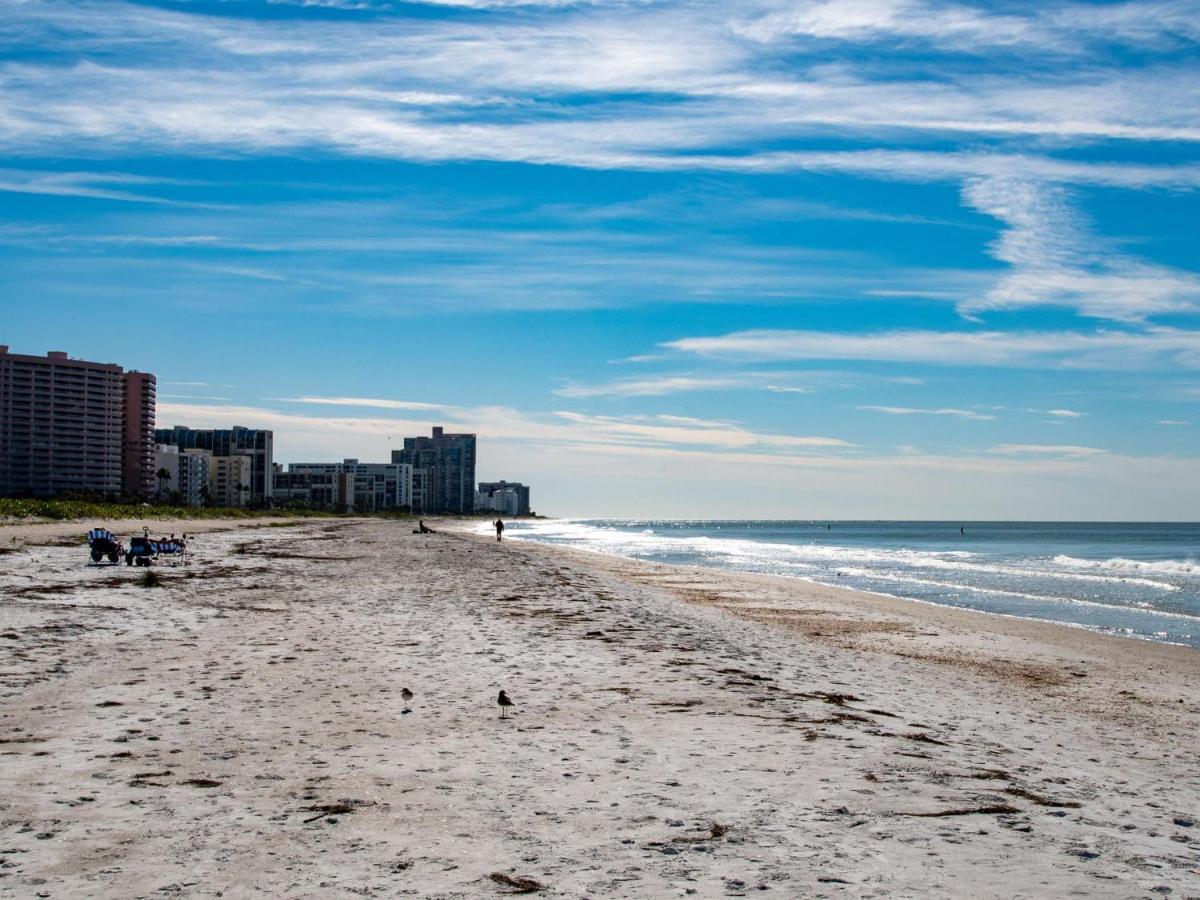 Meridian 1001 - A Spacious Beachfront Apartment