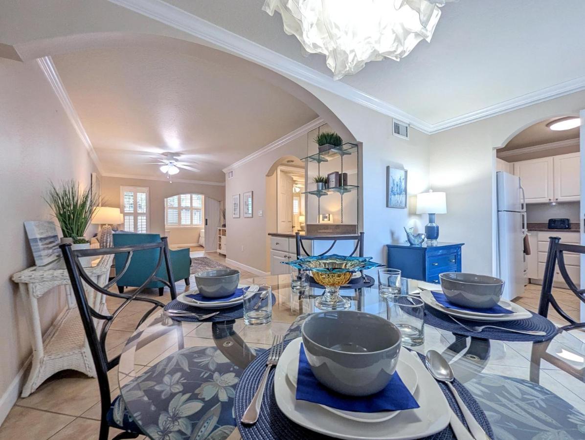 Apartment 2 Bed-1 Bath With Sunroom, Private Pool And Access! *