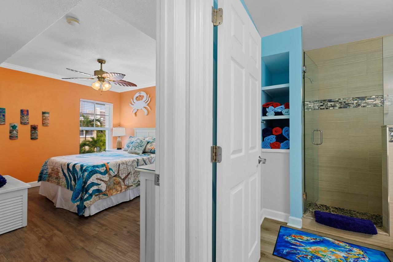 Tiki Blue Crab Cabana Beach In Paradise Clearwater Beach