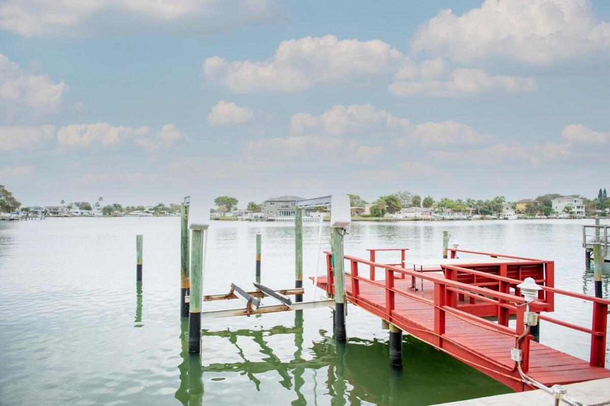 Holiday home Waterfront Apt, 3 Min Walk To Beach,boats Welcome *