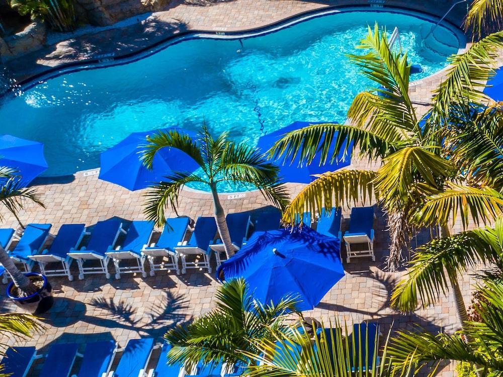 Coconut Cove Resort