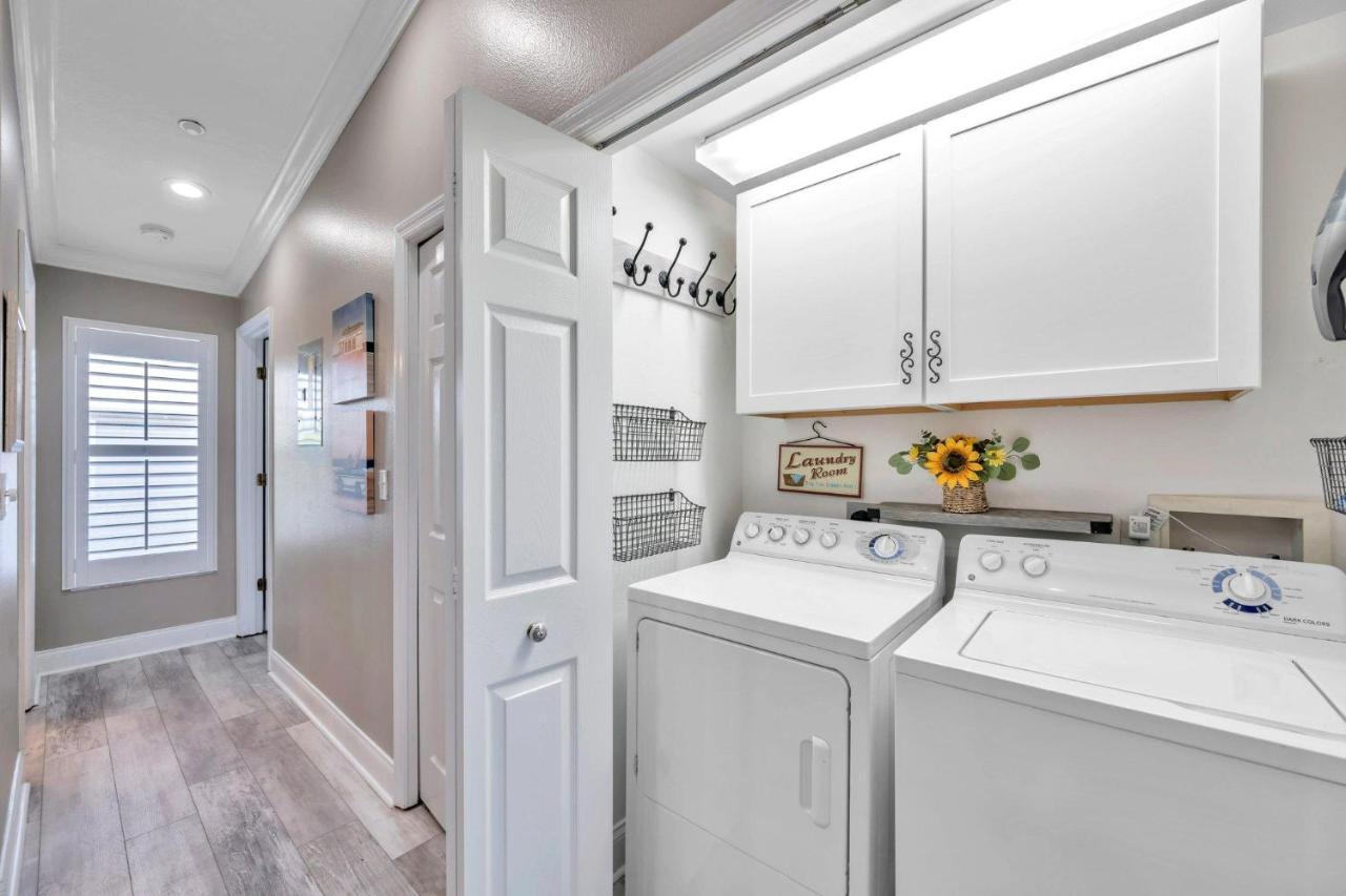 Apartment Perfect 2-bed 2-bath Townhome With 1390 Sq Ft And Garage By The
