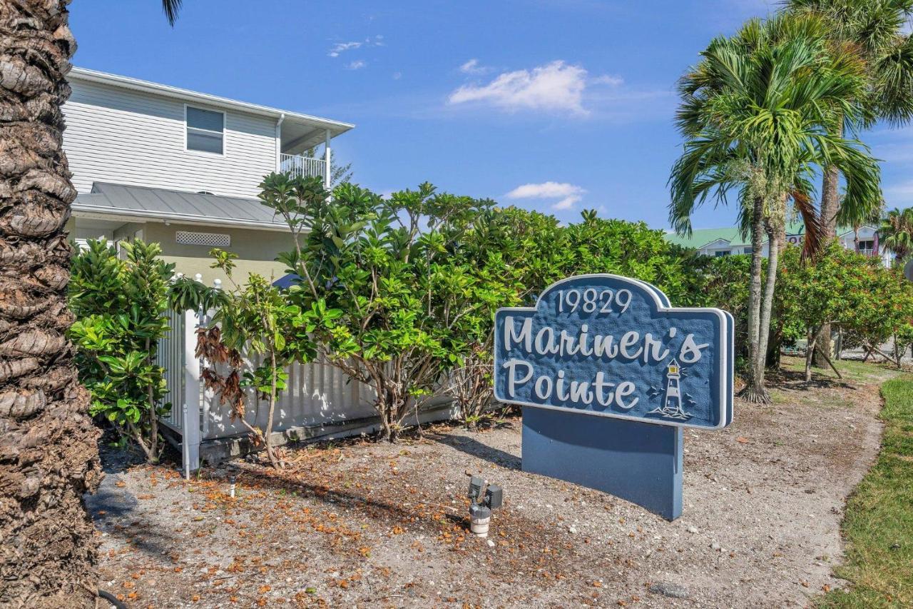 Perfect 2-bed 2-bath Townhome With 1390 Sq Ft And Garage By The Clearwater Beach