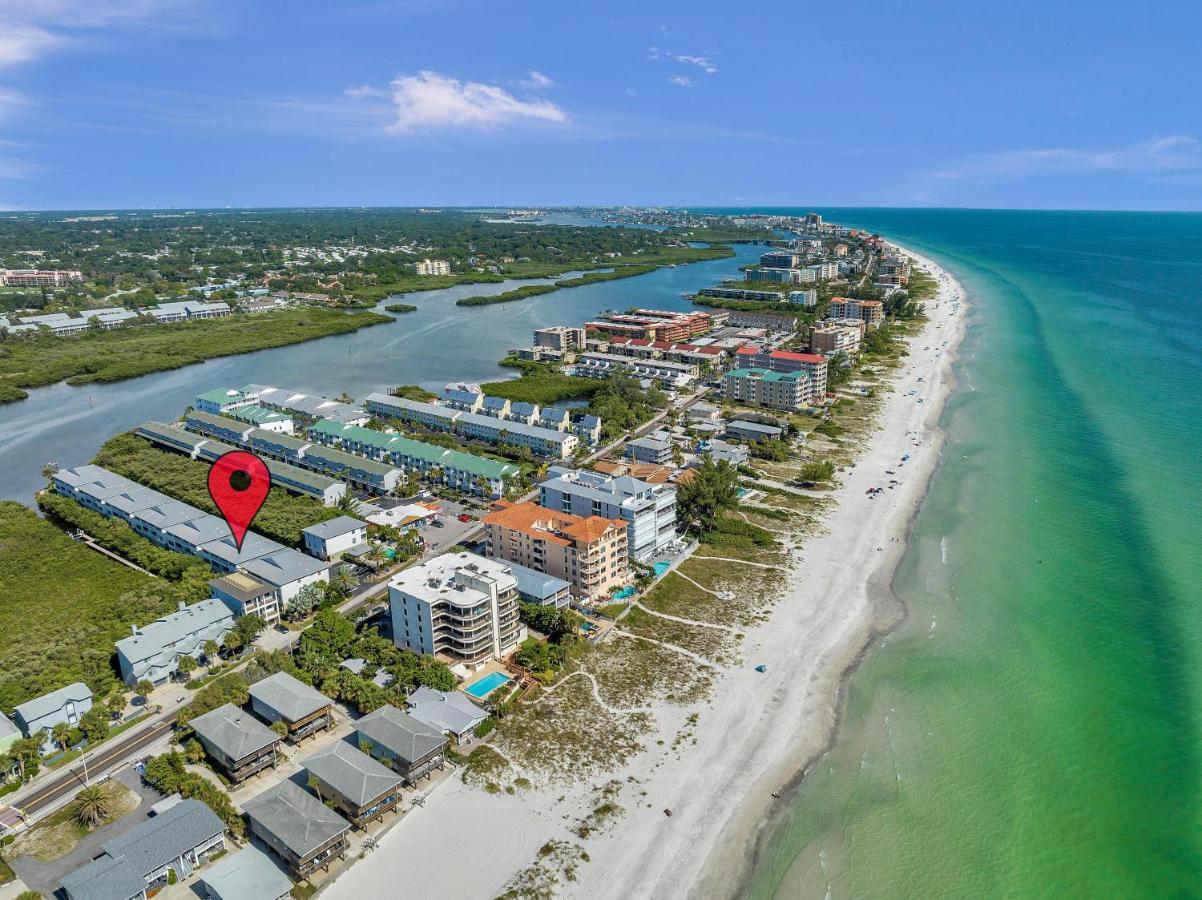 Apartment Perfect 2-bed 2-bath Townhome With 1390 Sq Ft And Garage By The *