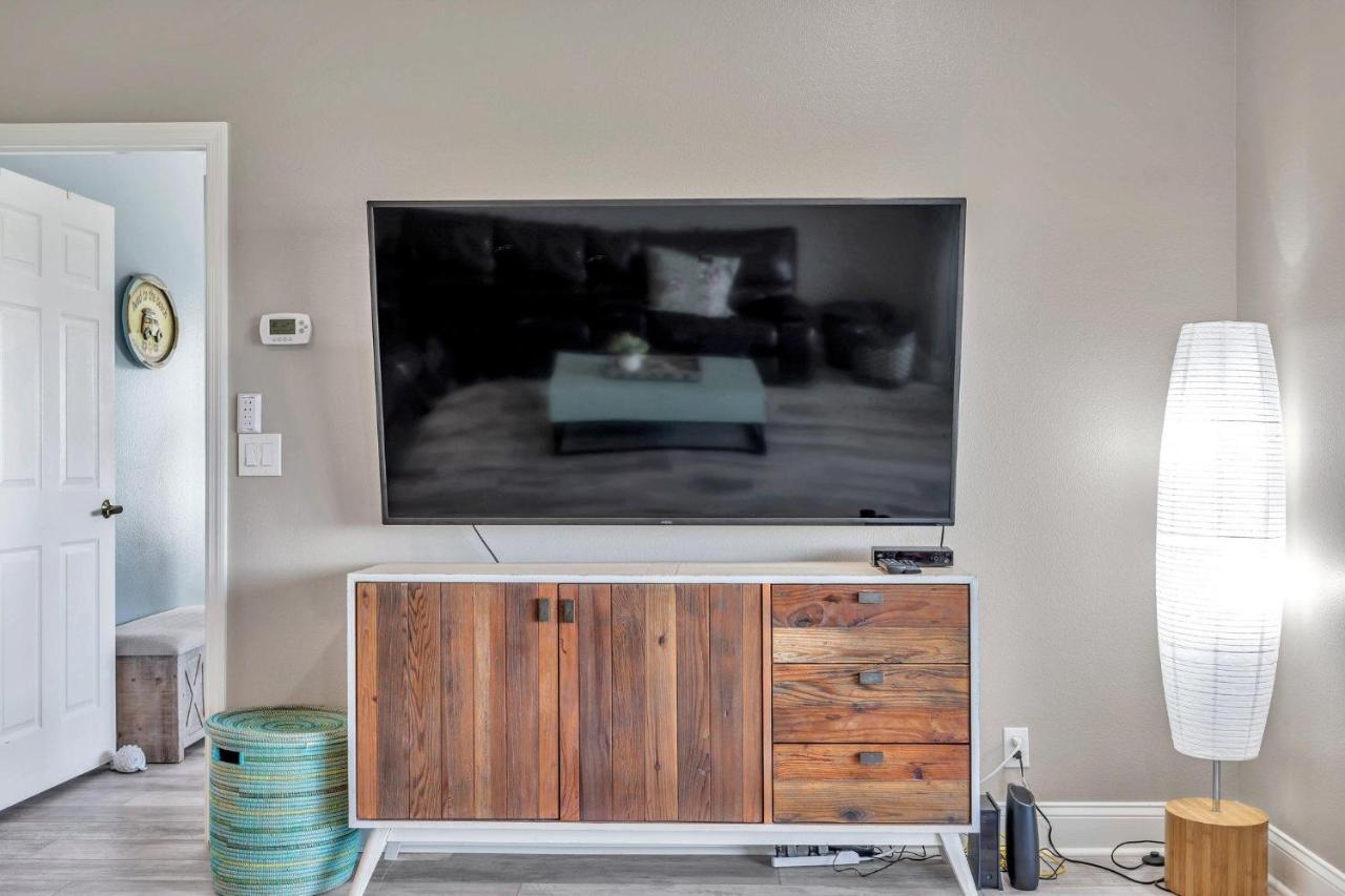 Perfect 2-bed 2-bath Townhome With 1390 Sq Ft And Garage By The Apartment