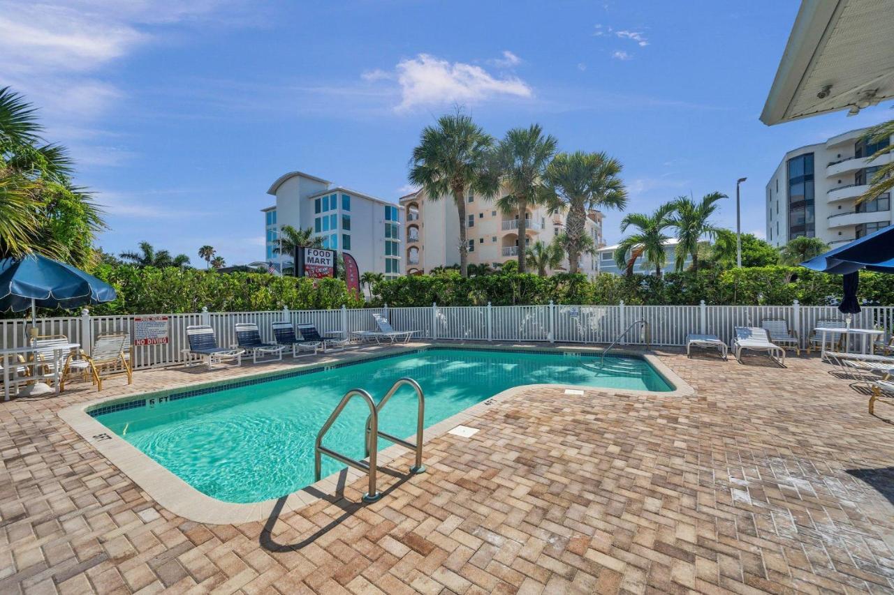 Perfect 2-bed 2-bath Townhome With 1390 Sq Ft And Garage By The Apartment Clearwater Beach
