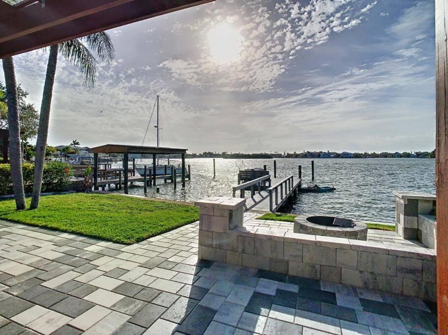 Holiday home Magical Sunset Waterfront View, Renovated 3bd 2bth Clearwater Beach