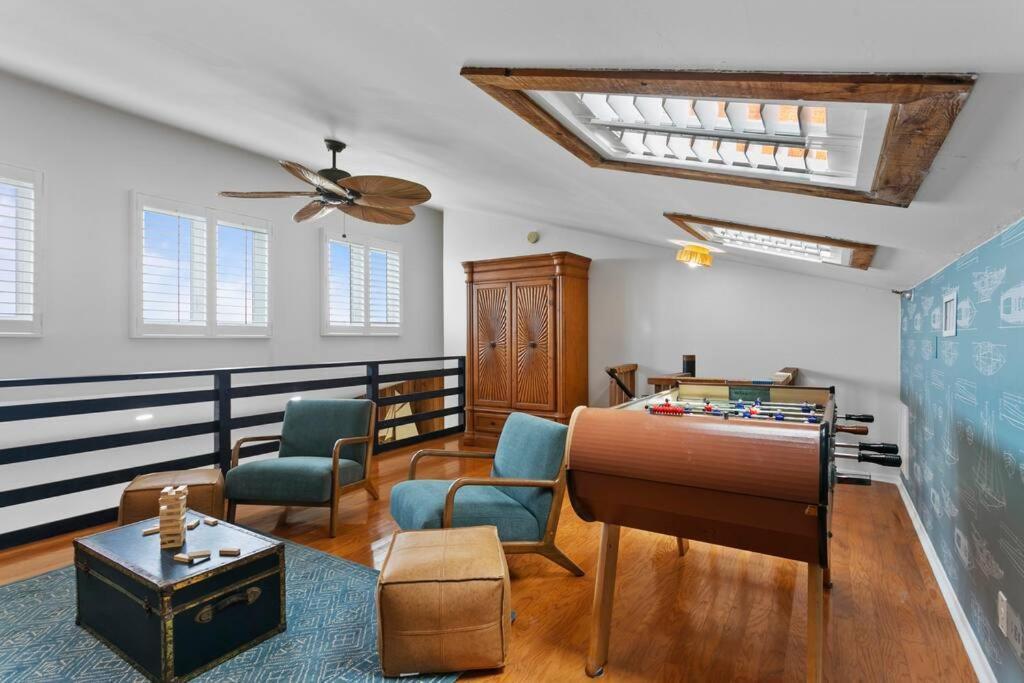 Apartment Newly Renovated, Water Views, 2 Bd Clearwater Beach