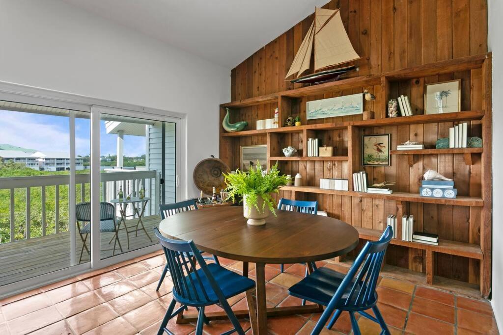 Newly Renovated, Water Views, 2 Bd * Clearwater Beach