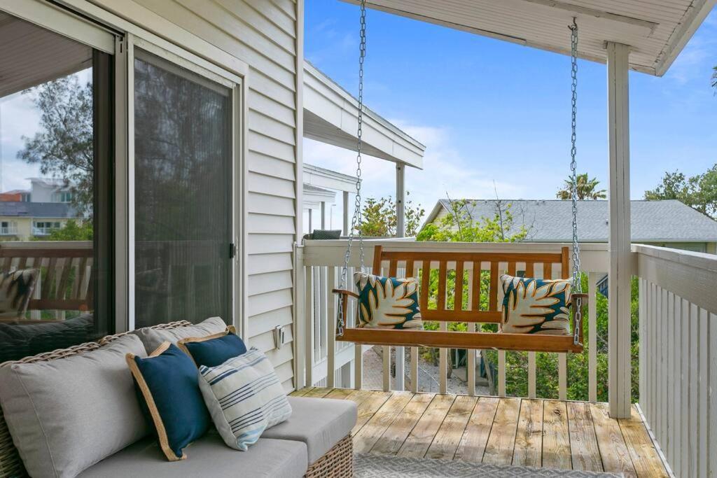 Newly Renovated, Water Views, 2 Bd