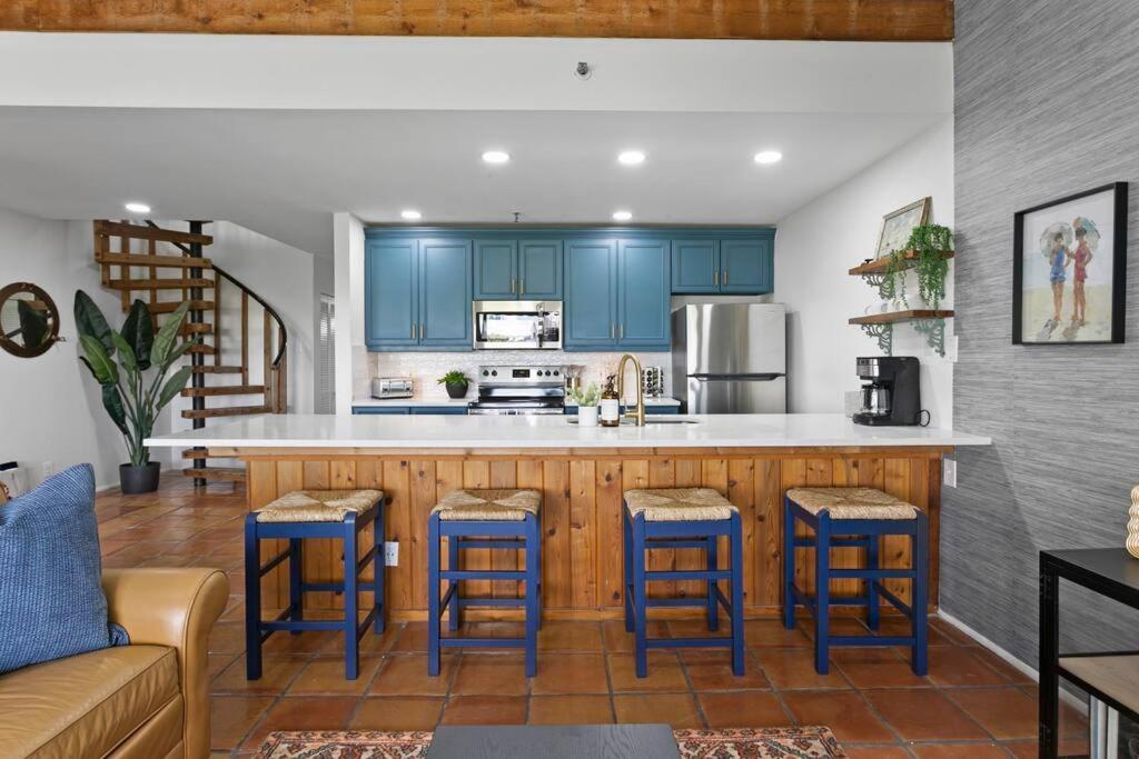 Apartment Newly Renovated, Water Views, 2 Bd