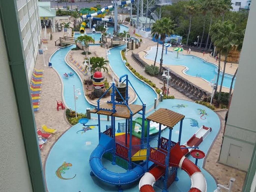 Spacious House Unit,beautifully Furnished 2 Bed 2bath./2min.walk To * Clearwater Beach