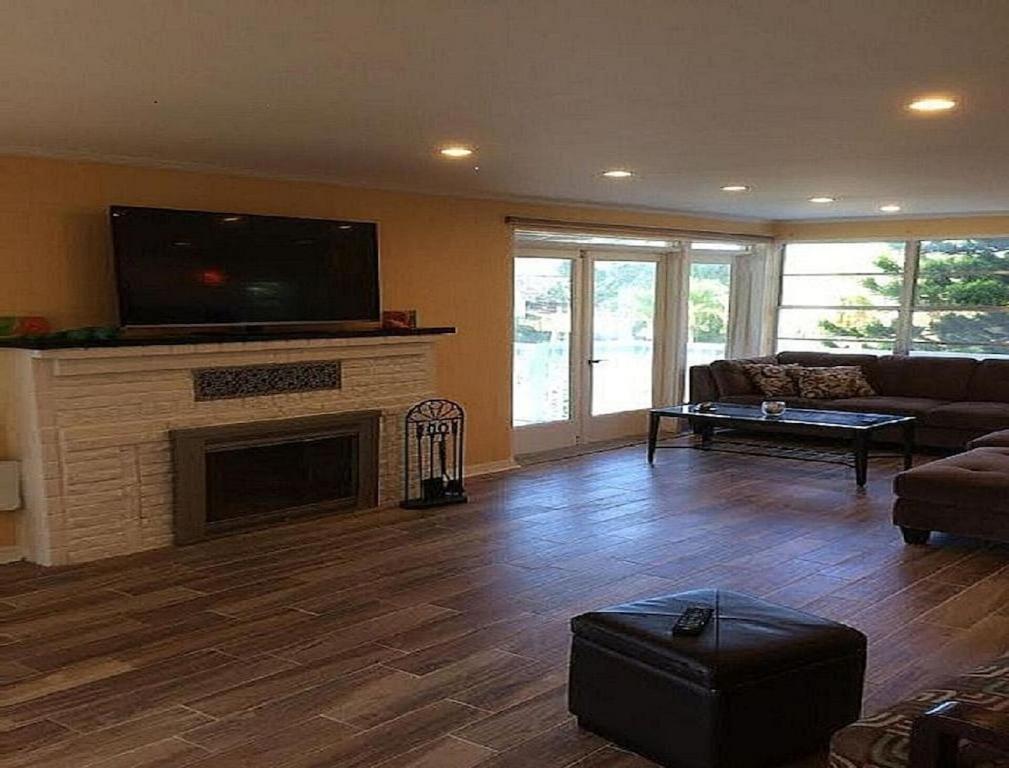 Holiday home Spacious House Unit,beautifully Furnished 2 Bed 2bath./2min.walk To *