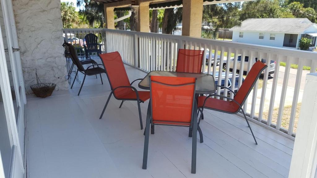 Spacious House Unit,beautifully Furnished 2 Bed 2bath./2min.walk To