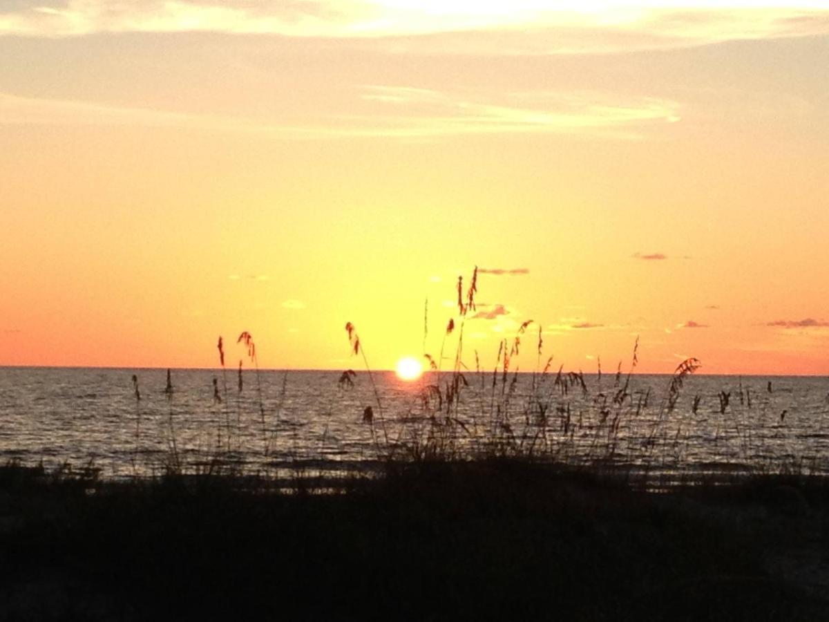 Pelican Beach Studio 7 Apartment Clearwater Beach