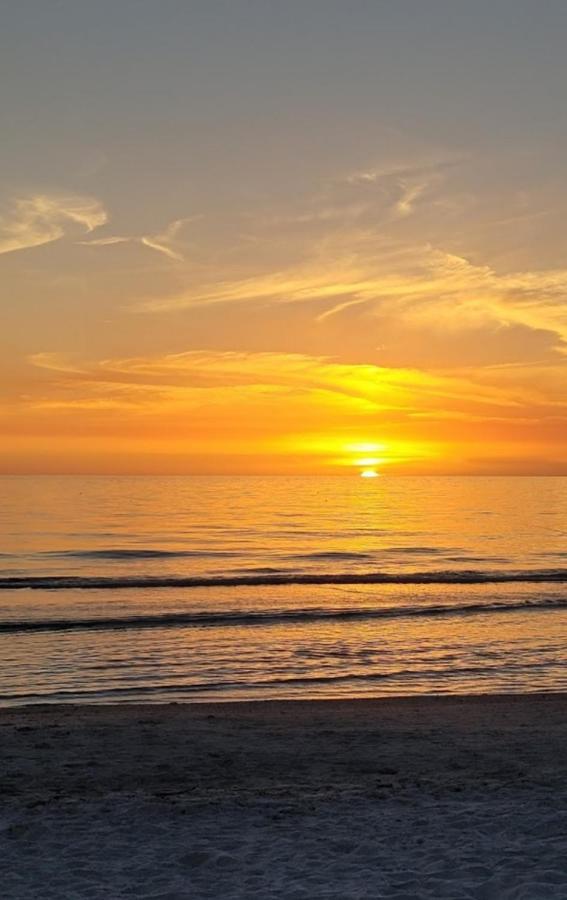 It's A Shore Thing - Stay, Relax, & Enjoy! Clearwater Beach