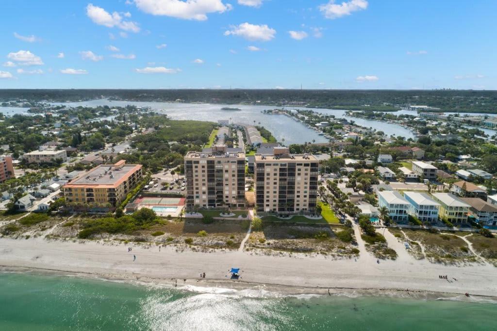 Reflections On The Gulf #503 Beachfront With Pool And Hot Tub * Clearwater Beach