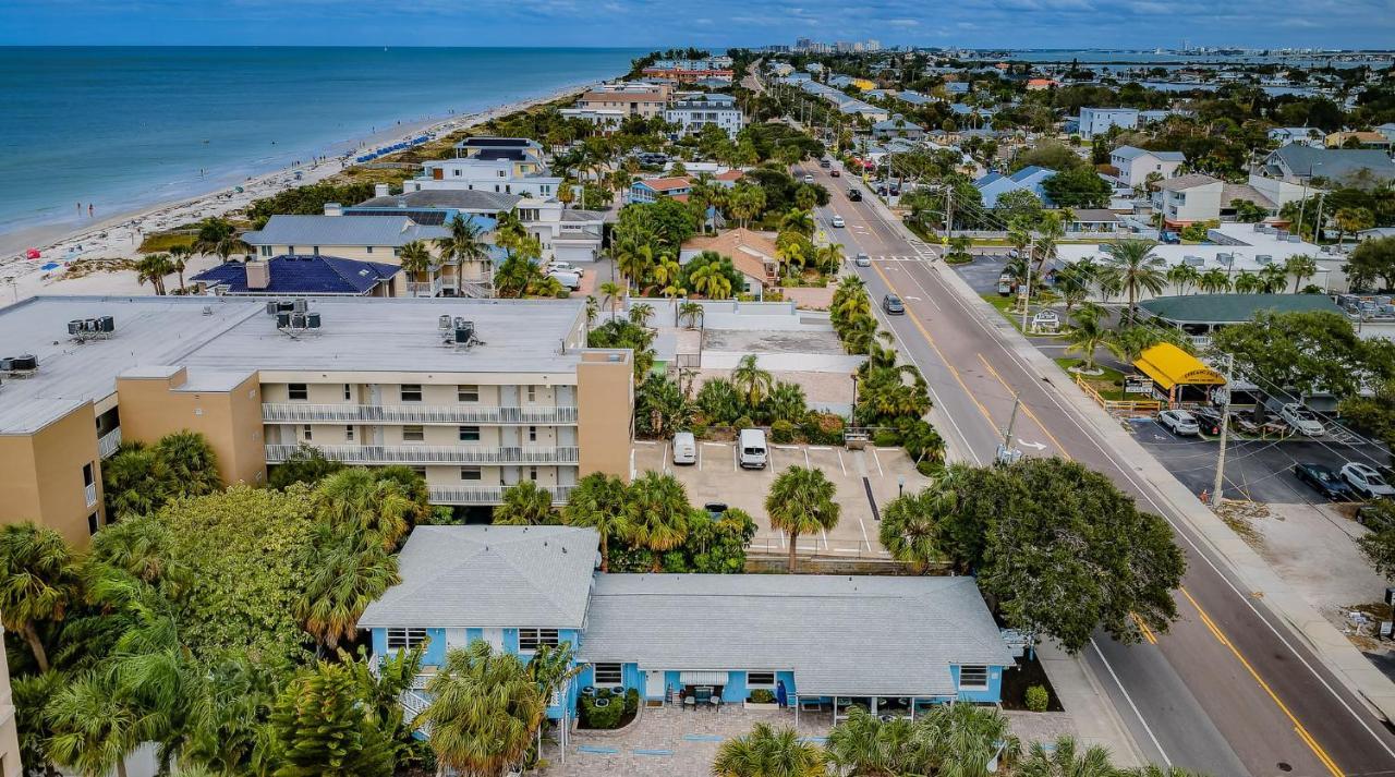 Blue Water Beachside 4