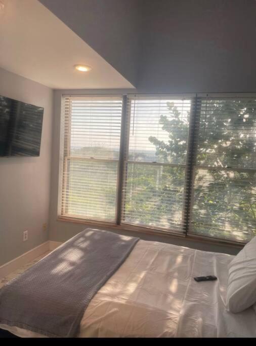 Beachfront Chalet Indian Rocks * Clearwater Beach