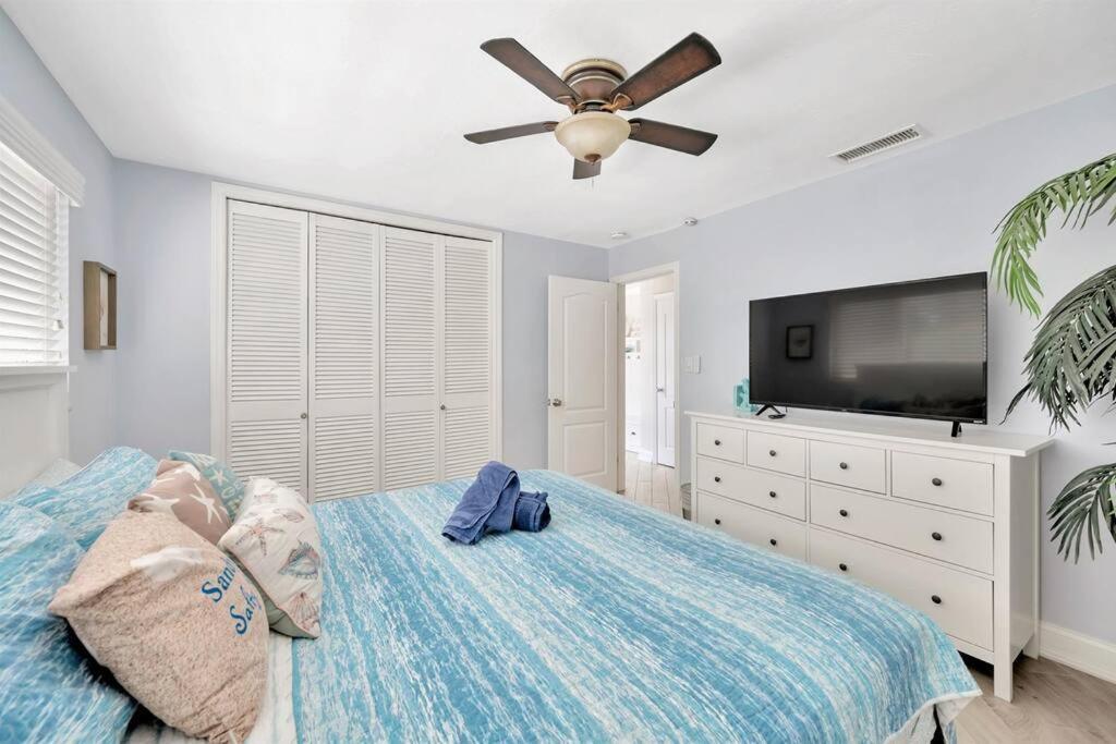Island Paradise 3 Bed Waterfront/heated Pool