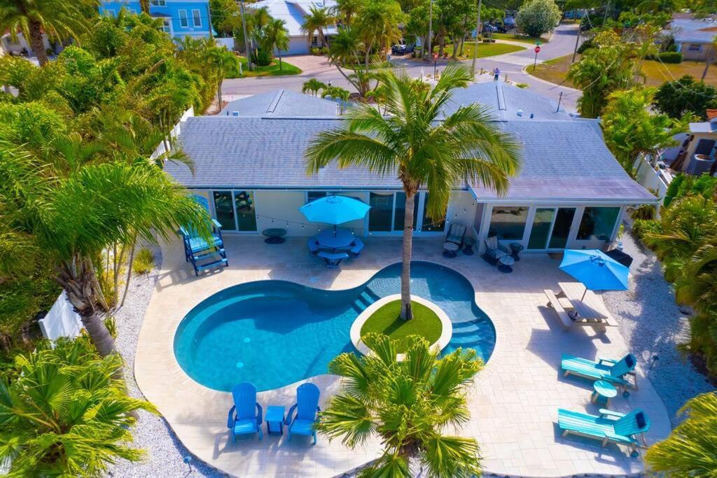 Holiday home Island Paradise 3 Bed Waterfront/heated Pool *