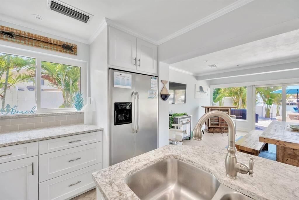 Holiday home Island Paradise 3 Bed Waterfront/heated Pool