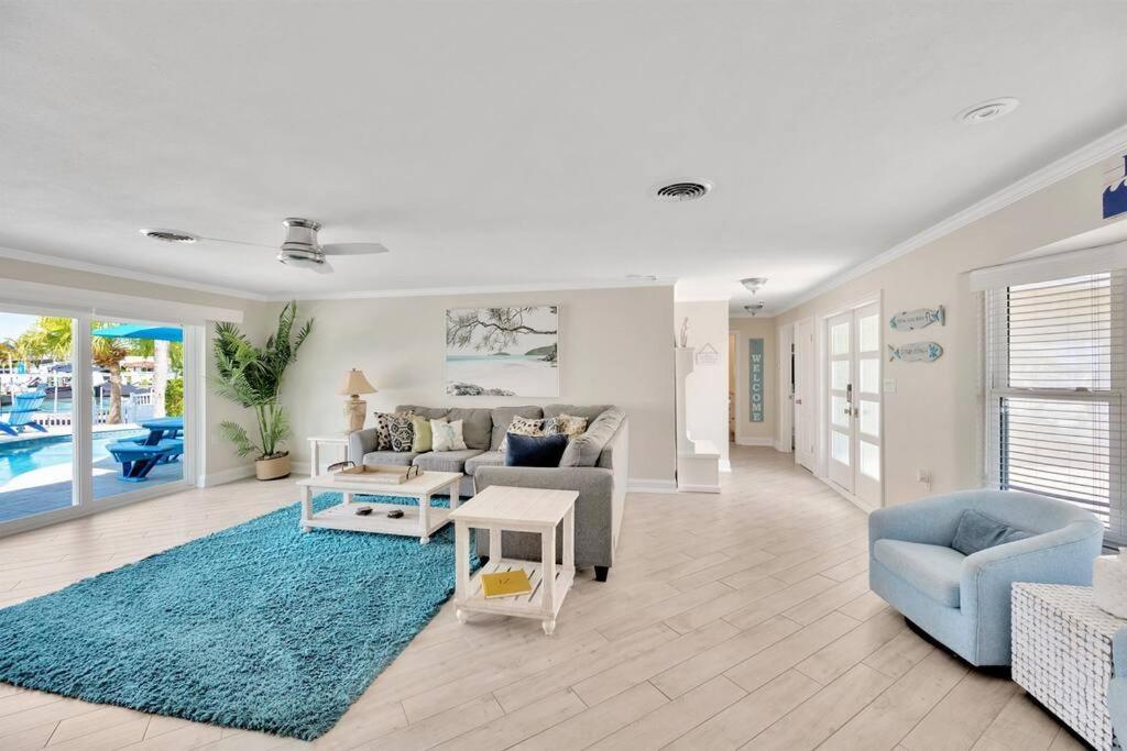 Island Paradise 3 Bed Waterfront/heated Pool * Clearwater Beach