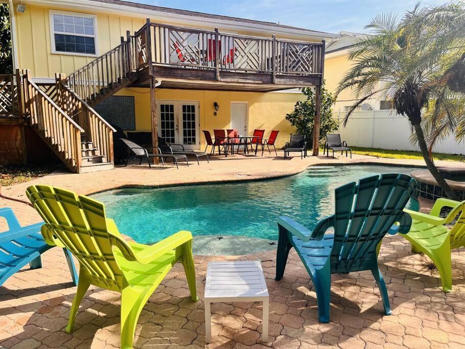 Holiday home 4 Bed And 2 And A Half Bath, Minutes From The Beach!