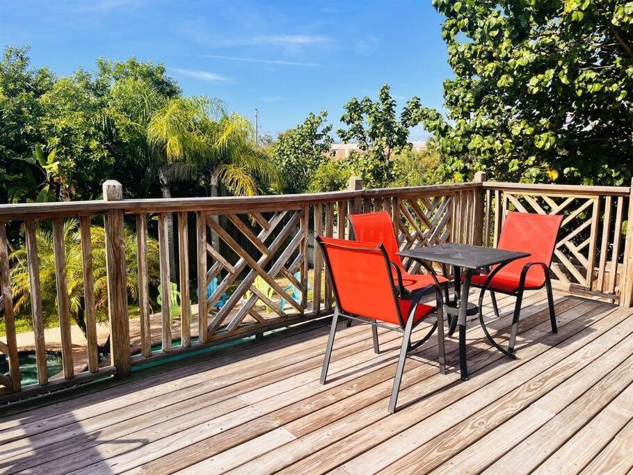Holiday home 4 Bed And 2 And A Half Bath, Minutes From The Beach! Clearwater Beach