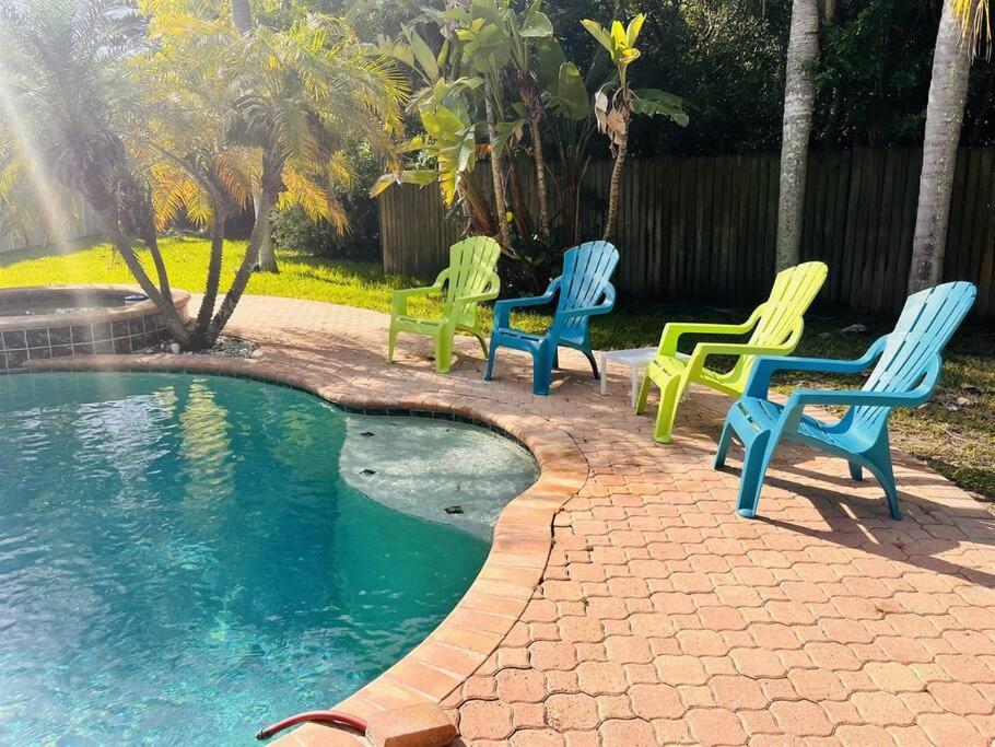 Holiday home 4 Bed And 2 And A Half Bath, Minutes From The Beach! Clearwater Beach