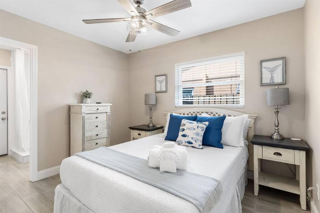 7 Bedroom 5 Bath With On Clearwater Beach! Holiday home Clearwater Beach