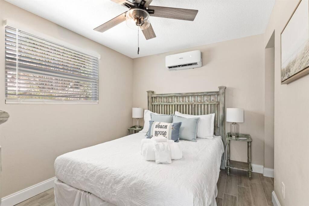 7 Bedroom 5 Bath With On Clearwater Beach!