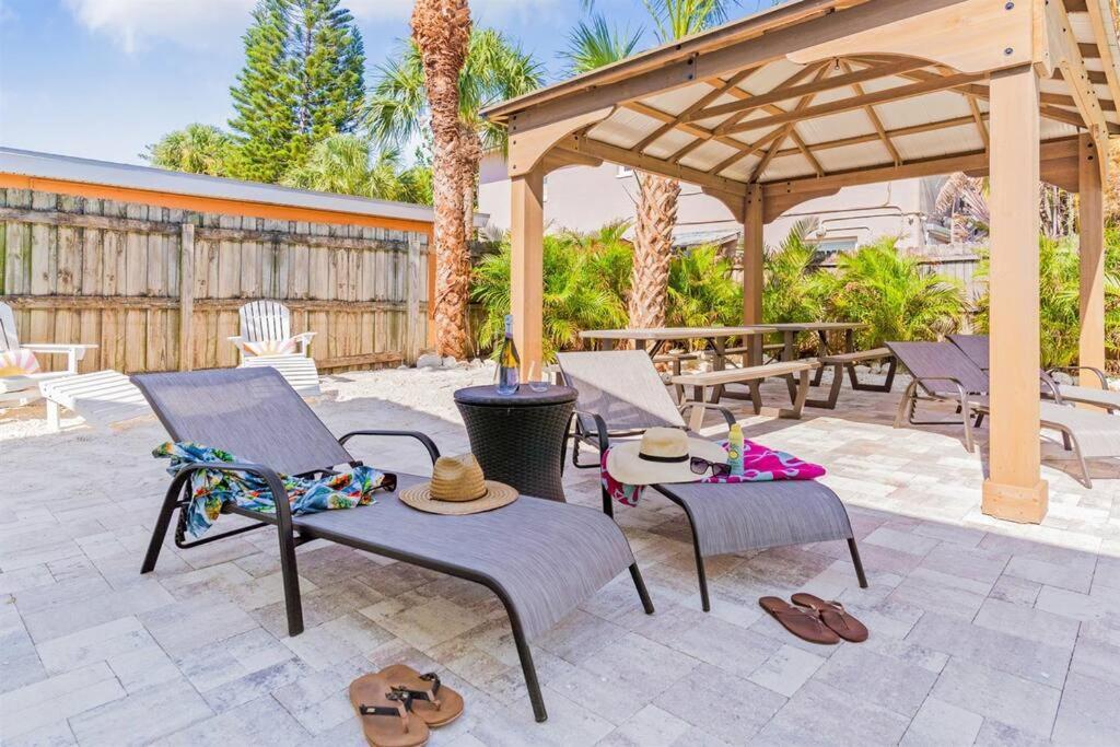 Holiday home 7 Bedroom 5 Bath With On Clearwater Beach! *