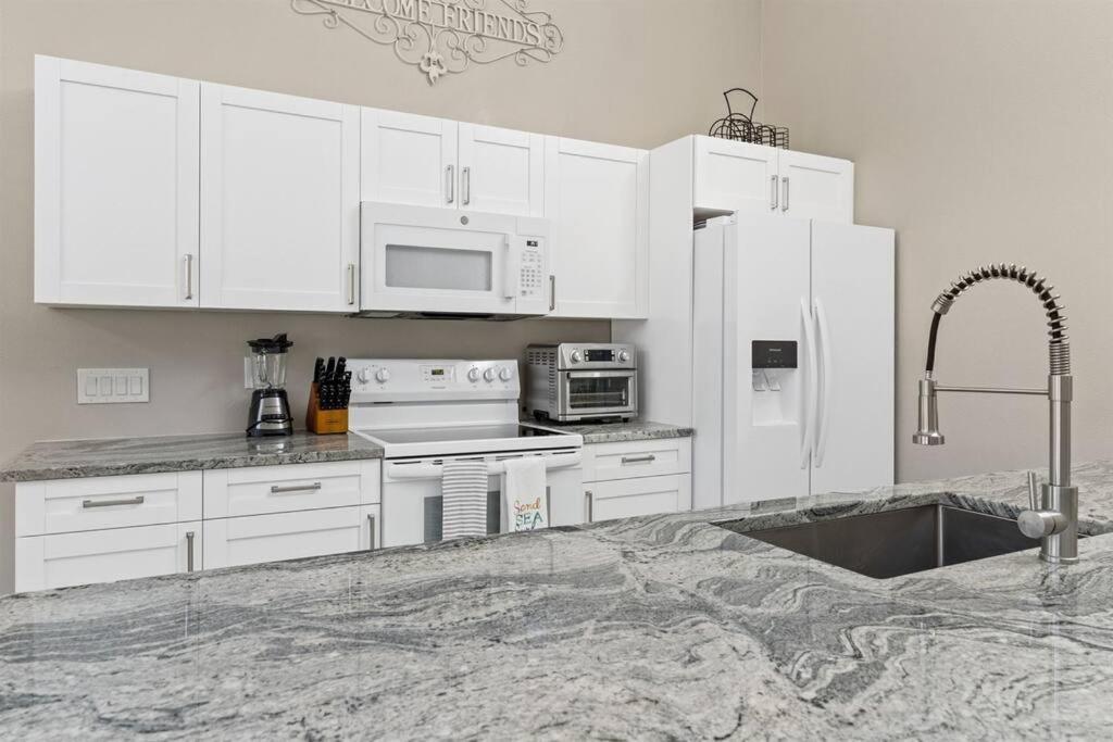 7 Bedroom 5 Bath With On Clearwater Beach!