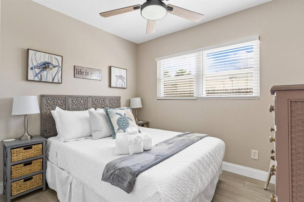 7 Bedroom 5 Bath With On Clearwater Beach! Holiday home Clearwater Beach