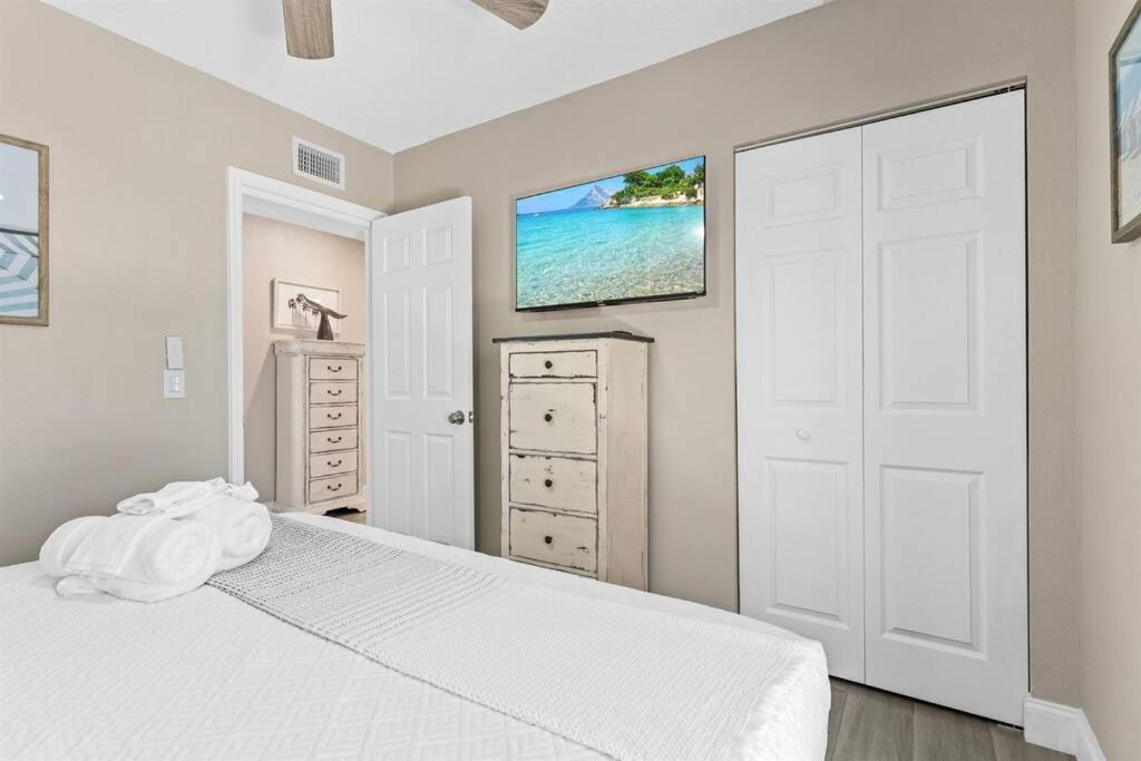 Holiday home 7 Bedroom 5 Bath With On Clearwater Beach! *