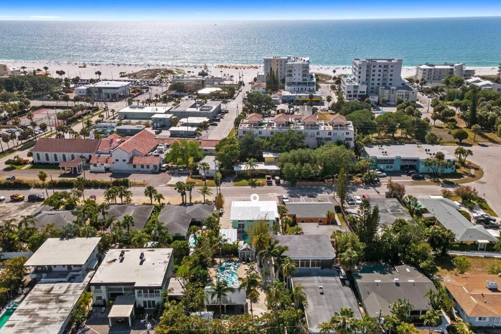 7 Bedroom 5 Bath With On Clearwater Beach! *