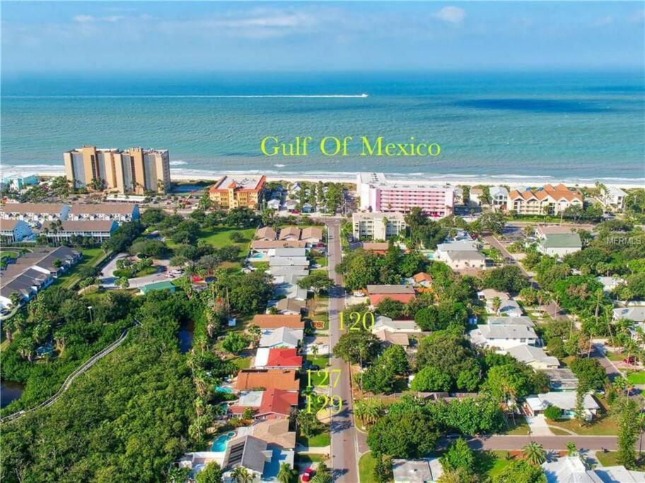 Holiday home Large Backyard With Heated Pool/ Near Clearwater Beach