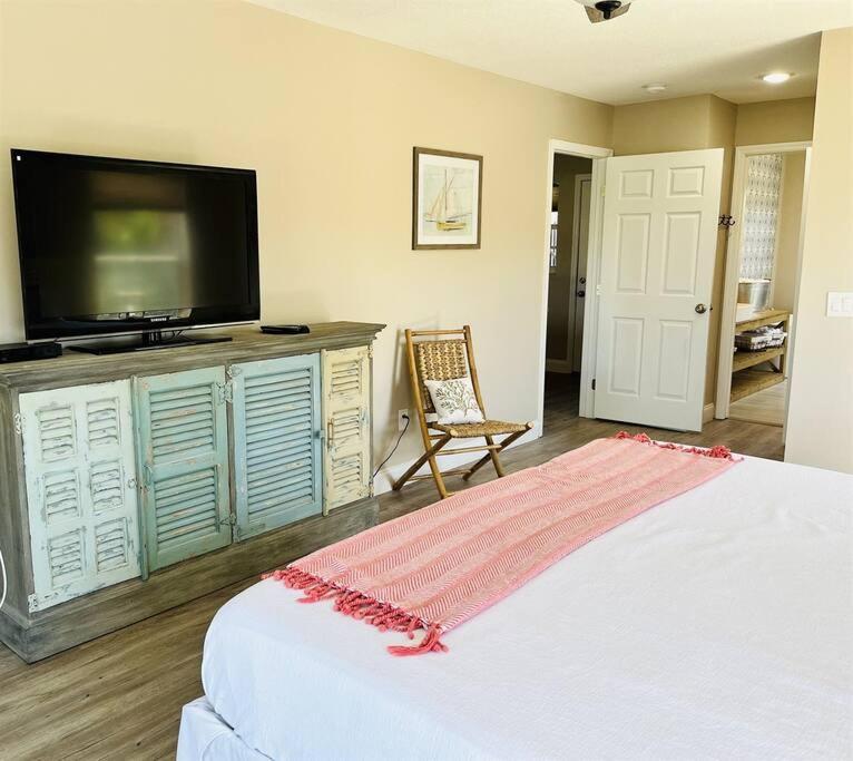 6 Bedrooms 4 Bath With And Heated Pool Holiday home Clearwater Beach