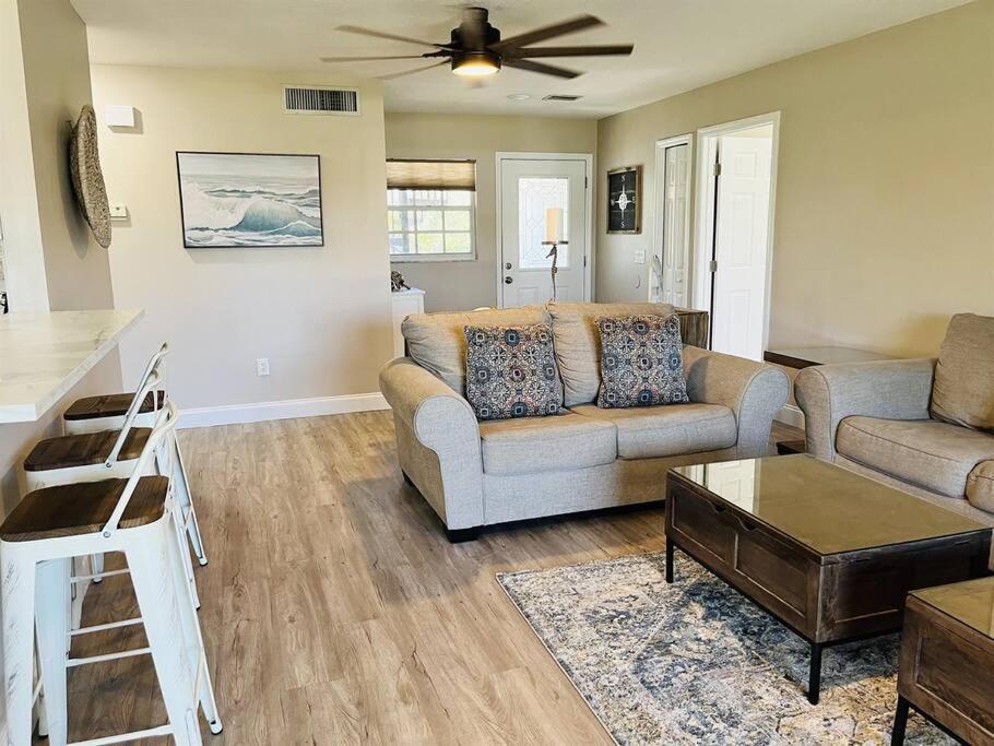 6 Bedrooms 4 Bath With And Heated Pool Holiday home Clearwater Beach