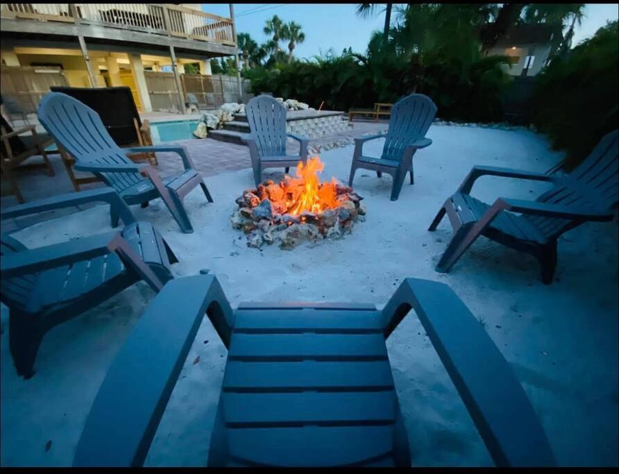 Holiday home 6 Bedrooms 4 Bath With And Heated Pool Clearwater Beach