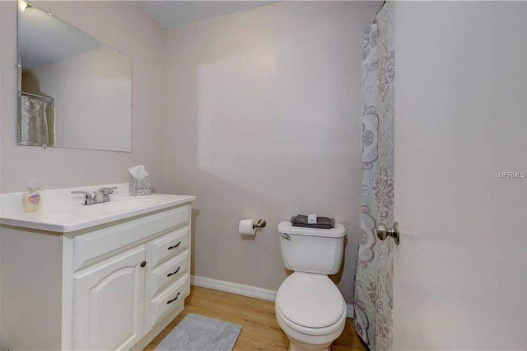 Large Backyard With Heated Pool/ Near Holiday home