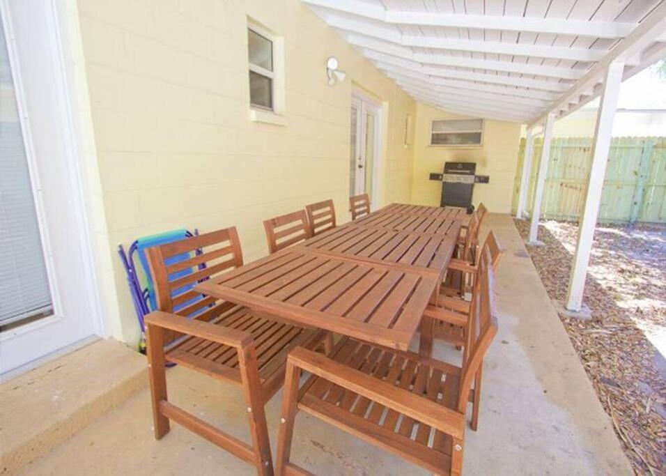 Large Backyard With Heated Pool/ Near * Clearwater Beach