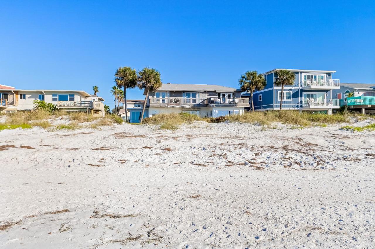 Beachy Keen Apartment